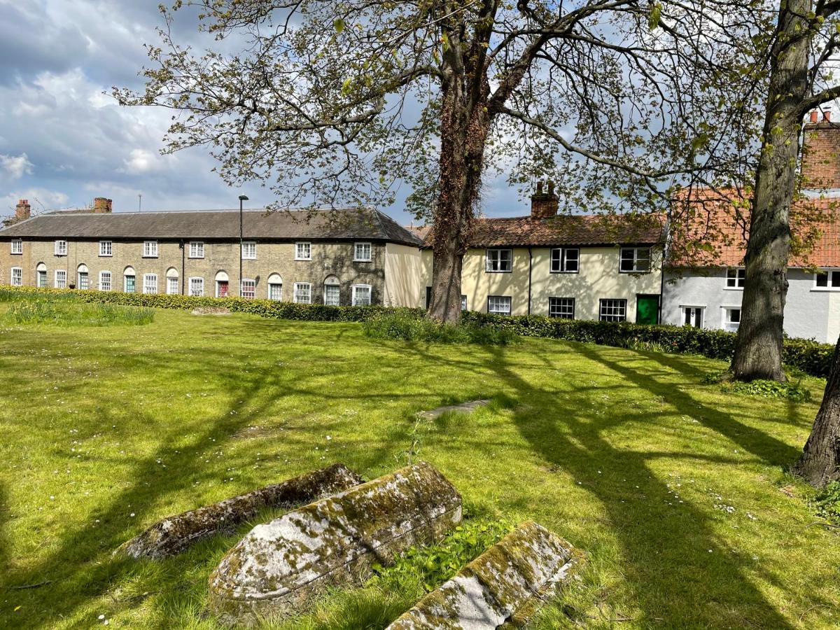Charming Town Centre Character Cottage With Parking Stowmarket Dış mekan fotoğraf